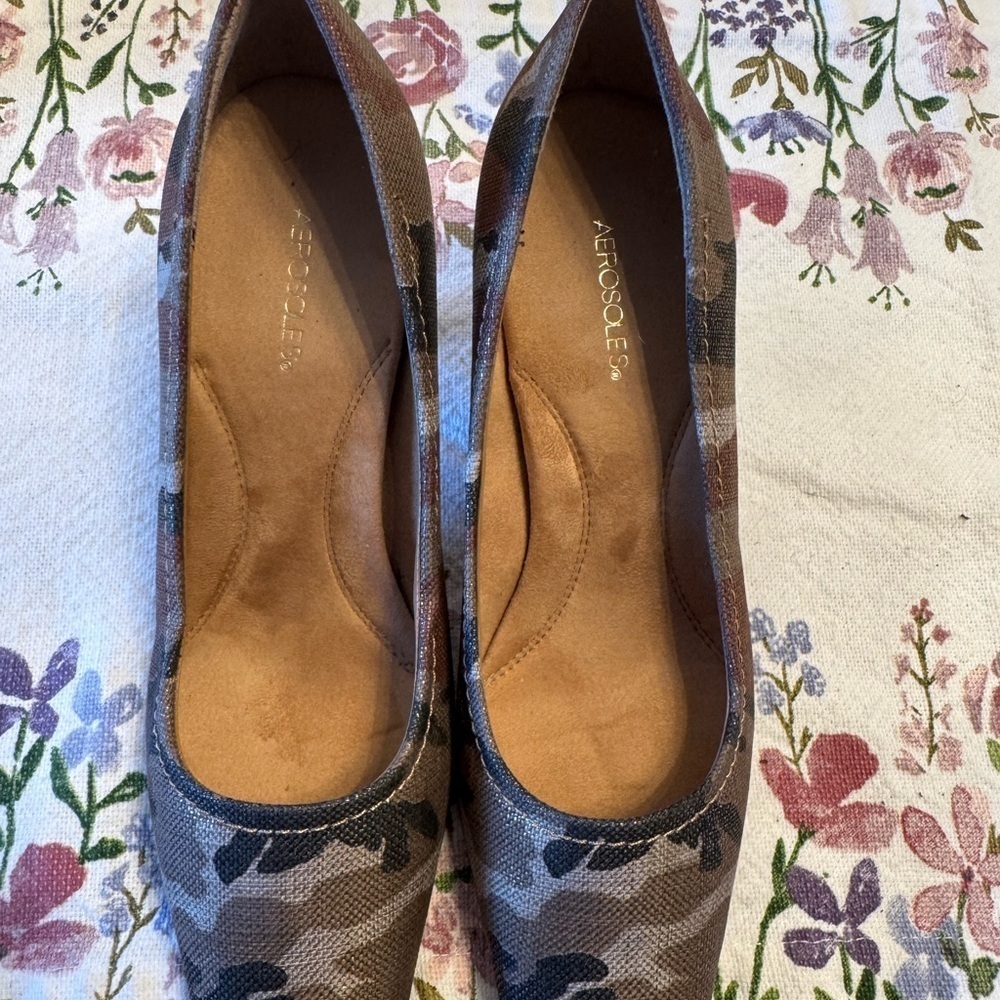 Aerosoles Envy Camouflage Pumps, Size7